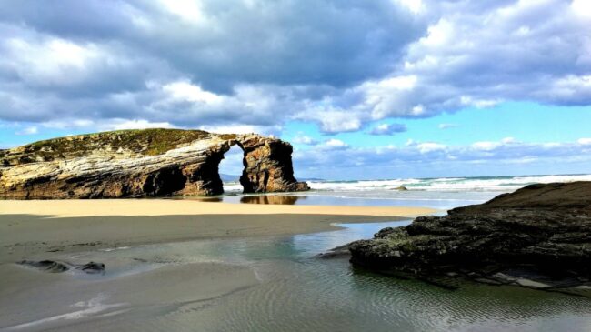 Playa de Las Catedrales: una de las más visitadas de Galicia por su increíble belleza