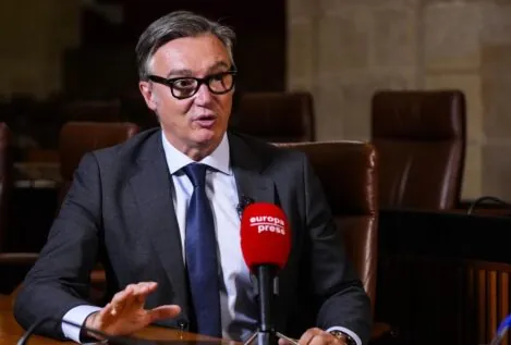 Vox acusa a Moreno de «aceptar la acogida» de menas propuesta por el Gobierno de Sánchez