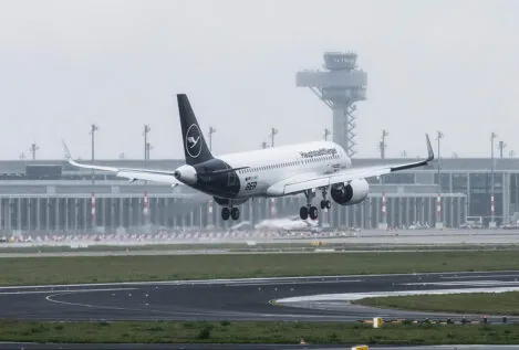 Un incidente en el aeropuerto de Berlín obliga a retrasar el vuelo de la selección española
