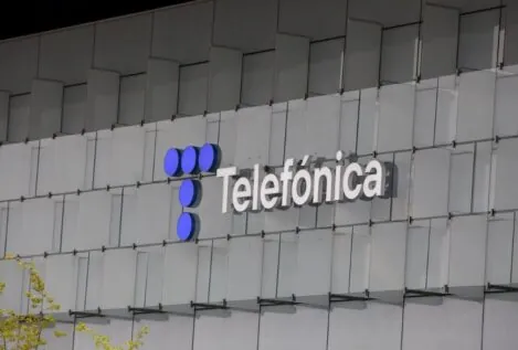 Telefónica ganó 979 millones hasta junio, casi un 29% más, y confirma sus objetivos para 2024