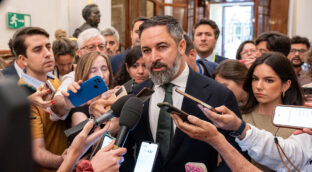 Abascal culpa a Feijóo de «romper unilateralmente» los gobiernos autonómicos