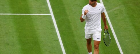Alcaraz arrolla al australiano Aleksandar Vukic y se mete en tercera ronda de Wimbledon