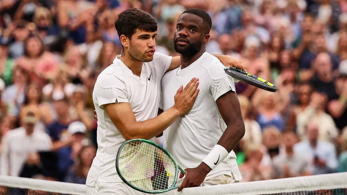 Alcaraz sufre para ganar en cinco sets ante Tiafoe y ya está en octavos de Wimbledon