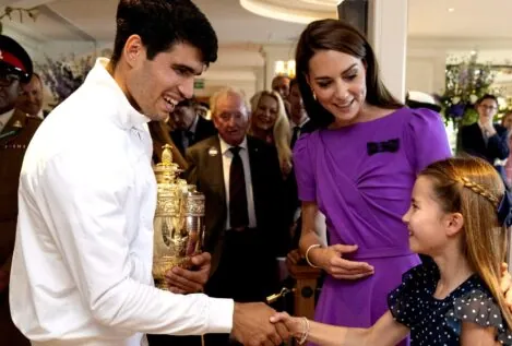 ¿Por qué la Casa Real española dejó solo a Carlos Alcaraz en la final de Wimbledon?