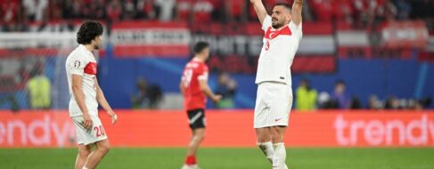 Günok salva a Turquía con un paradón en el último minuto y Austria queda eliminada