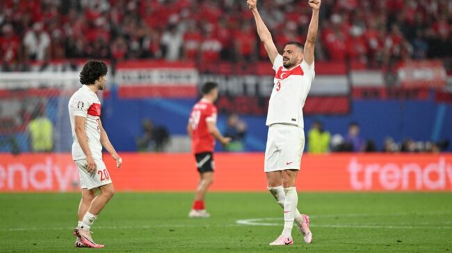 Günok salva a Turquía con un paradón en el último minuto y Austria queda eliminada