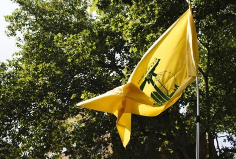 Hezbolá lanza más de 200 proyectiles contra Israel en represalia por la muerte de un dirigente
