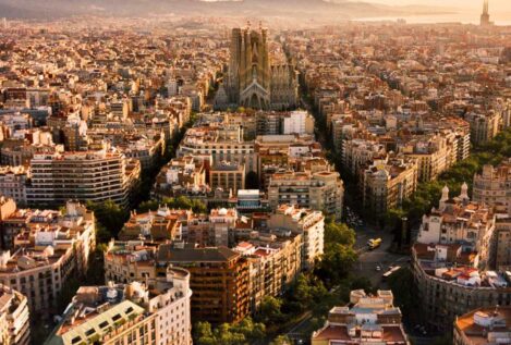 Las grandes fortunas congelan su inversión en vivienda en Barcelona por el control de precios