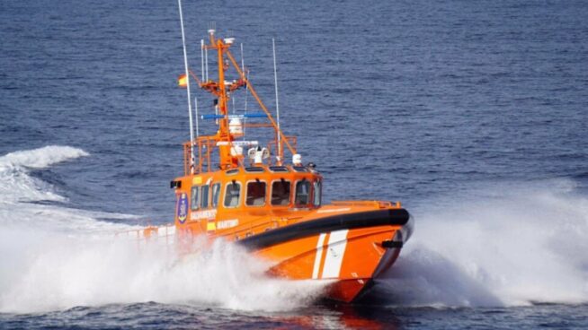 Un buque de pasajeros, a la deriva cerca de Baleares tras un incendio en la sala de máquinas