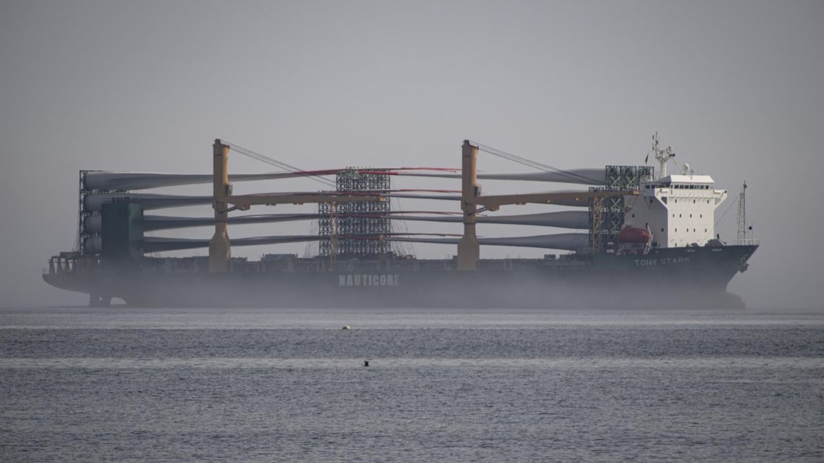 El buque ‘Tony Stark’, retenido hasta que abone la multa por el vertido de fuel en Ceuta
