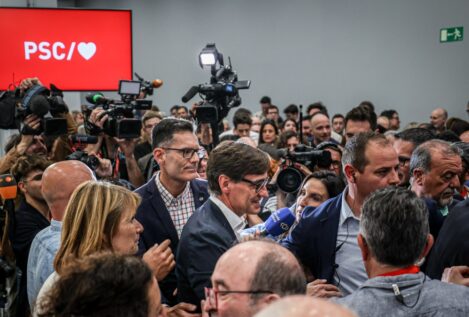 Amnistiados dos exconcejales del PSC condenados por expulsar a policías del 1-O