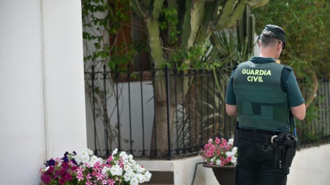 Detenidos dos hombres por colocar cámaras ocultas, uno en un hotel y otro en una farmacia