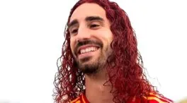 Marc Cucurella cumple su promesa tras ganar la Eurocopa: se tiñe el pelo de rojo