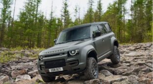 El Land Rover Defender Octa es un Fórmula 1 encerrado en un todoterreno salvaje