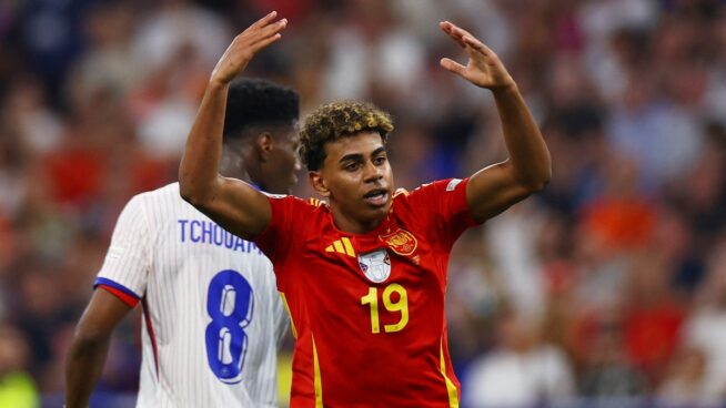 España vuelve a la final de la Eurocopa 12 años después tras una remontada frente a Francia