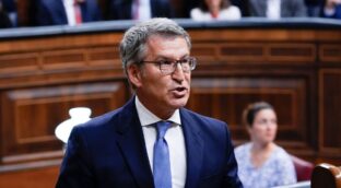 Feijóo se recupera favorablemente tras ser intervenido de un desprendimiento de retina