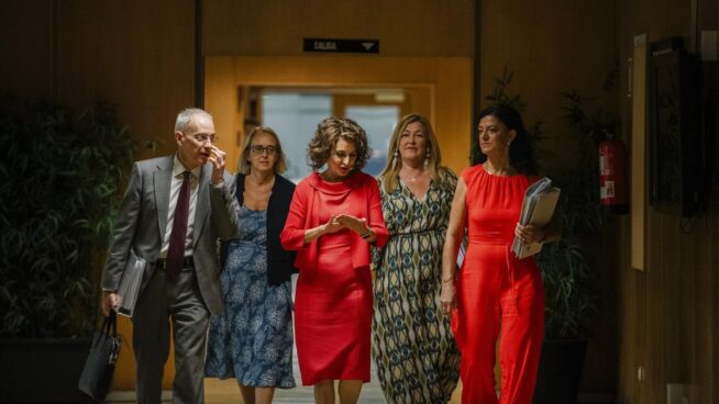 Hacienda mantiene el compromiso de bajar el déficit público hasta 2027: pasará del 3% al 1,8%