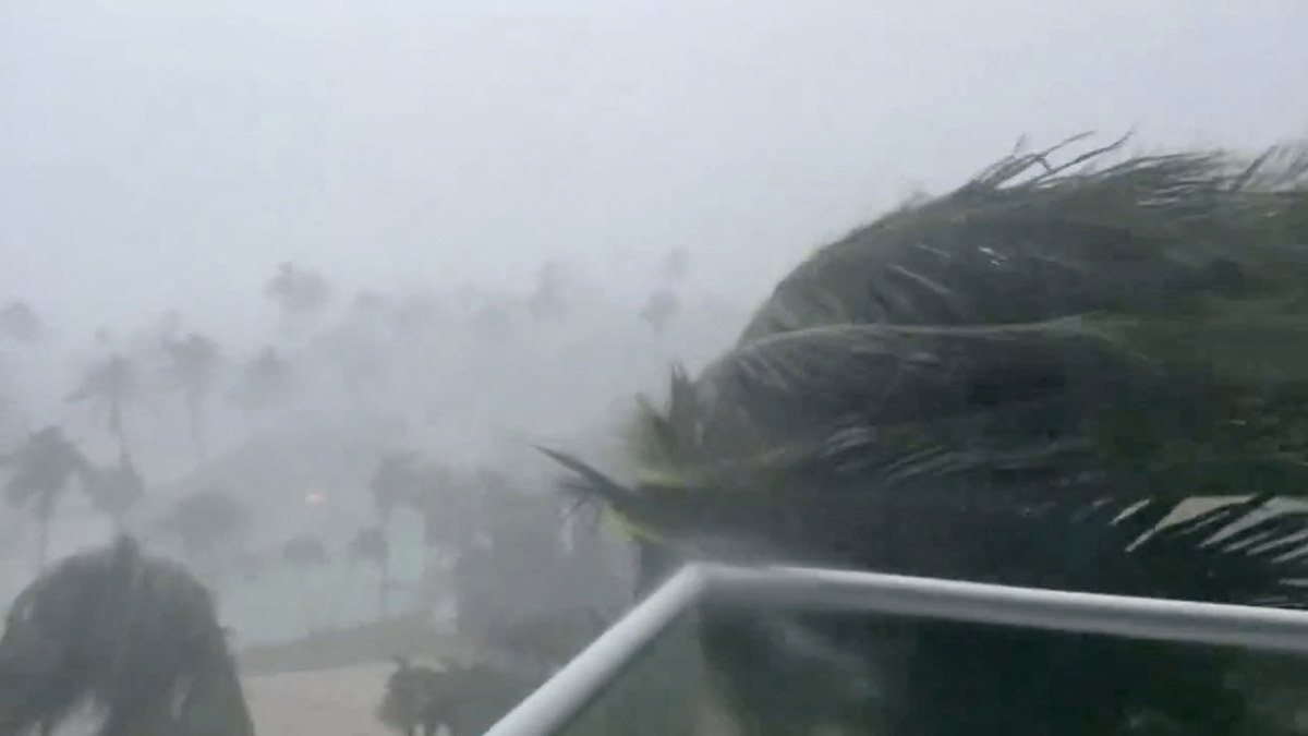 El huracán Beryl deja al menos siete muertos en el Caribe y se dirige hacia México