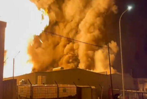 Un incendio en una empresa química obliga a confinar el municipio de Polinyà (Barcelona)