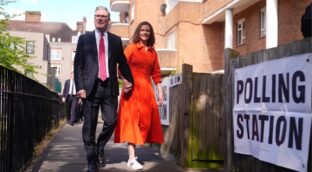 Sunak y el líder laborista votan en los comicios que podrían tener un resultado sin precedentes