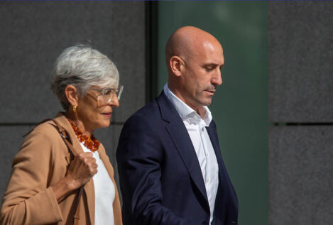 La juez desbloquea una cuenta de Rubiales para que pague a Hacienda casi 48.000 euros