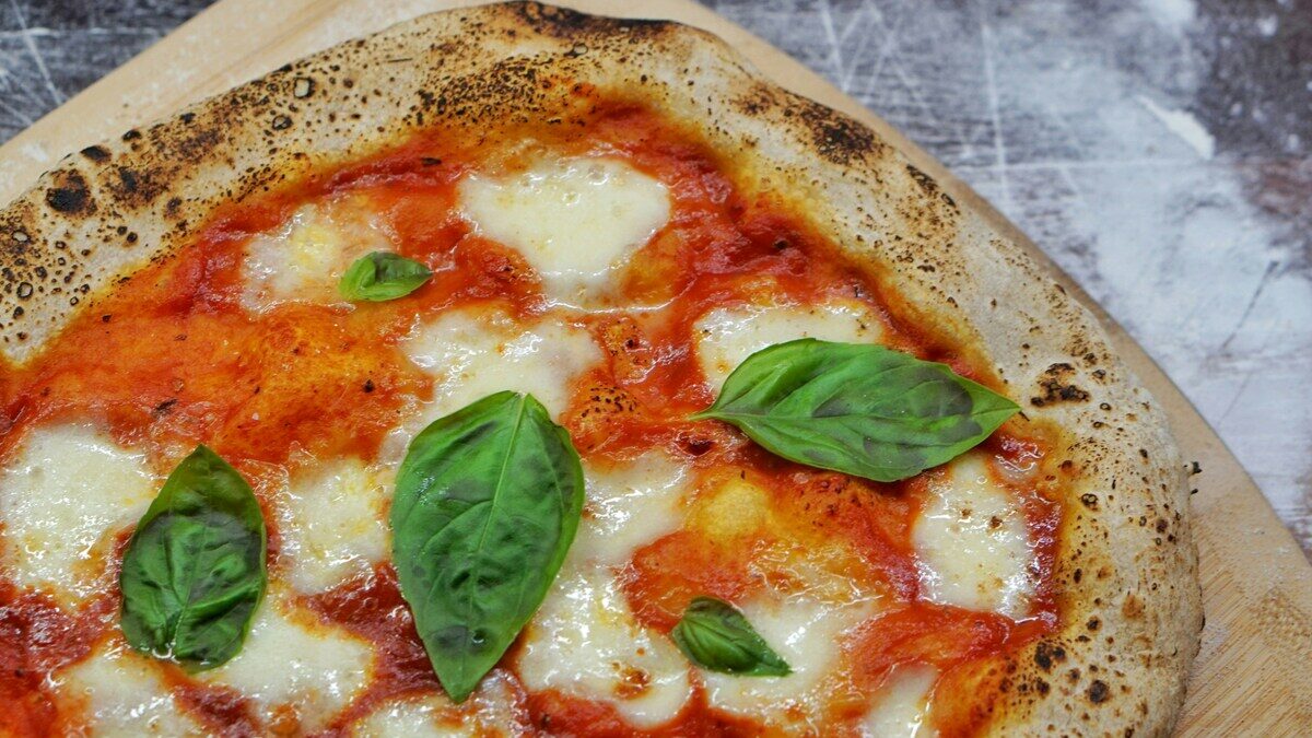 Descubre la receta de la auténtica masa de pizza napolitana