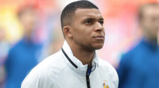 Mbappé apela de nuevo al voto en Francia para frenar a la ultraderecha: «Es realmente urgente»