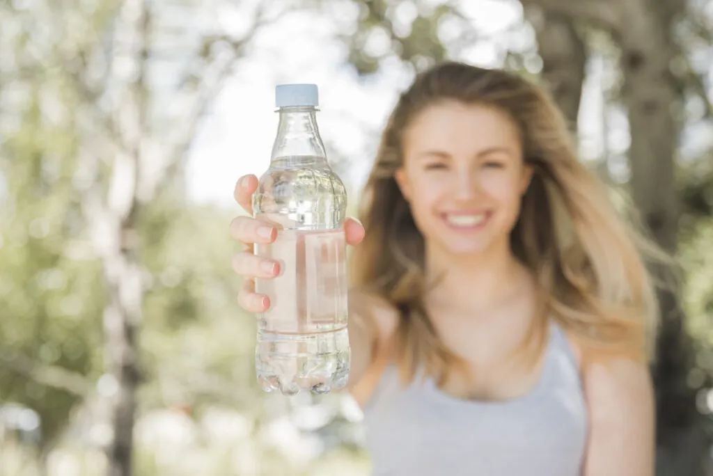 Uno de los errores es no beber el suficiente agua