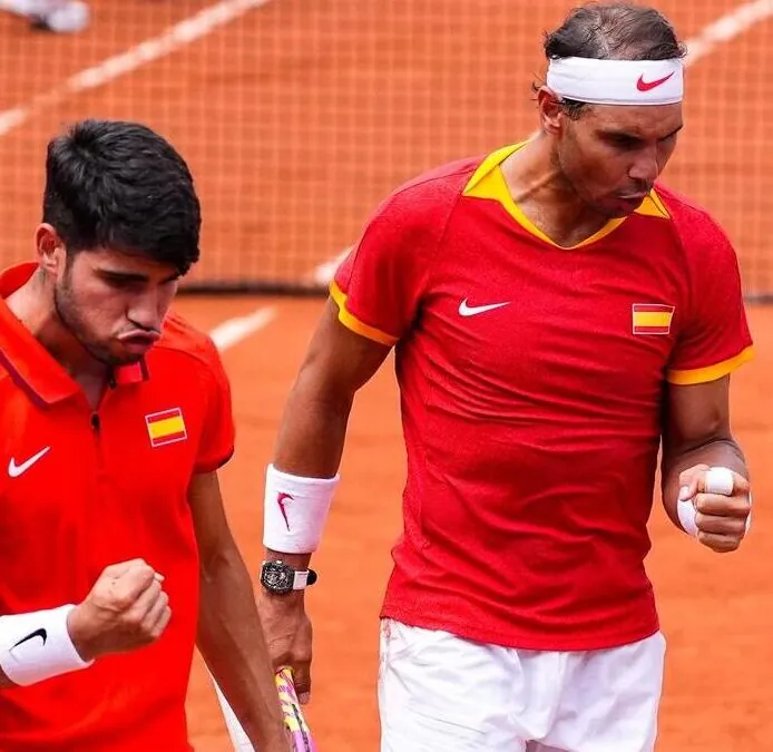 La dupla Nadal-Alcaraz gana en el 'super tie break' y avanza a los cuartos de final de París
