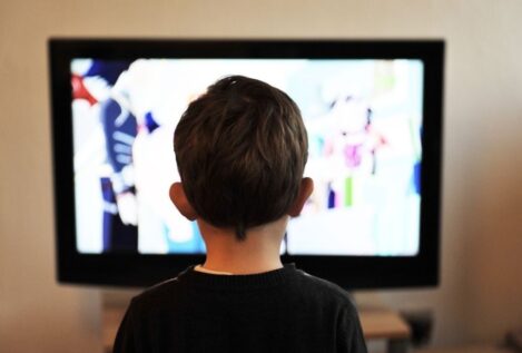 Los españoles vieron televisión tradicional casi tres horas de media diaria esta temporada