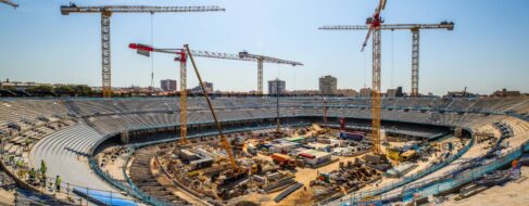 El Ayuntamiento de Barcelona no concede la licencia al Camp Nou y el Barça volverá a Montjuic