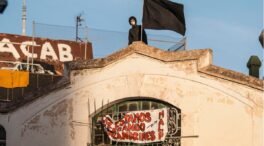 Los afectados por la 'okupación' retan a Sánchez: si se informa verá que no es un bulo