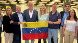 La oposición venezolana condena la expulsión por Maduro de «invitados internacionales»