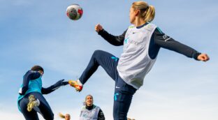 Jugadoras y entrenadoras, protegidas ante el embarazo, la lactancia y la menstruación