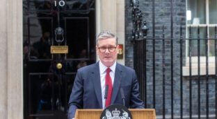 Starmer se estrena como primer ministro tras la histórica victoria de los laboristas
