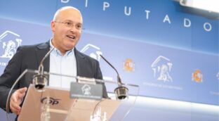 El PP pide desplegar barcos de las Fuerzas Armadas para impedir la llegada de inmigrantes