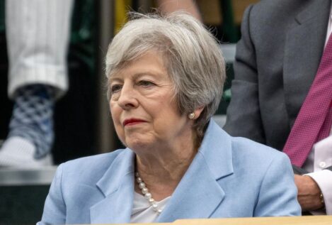 Sunak concede a Theresa May un título nobiliario una hora antes del cierre de colegios