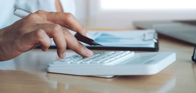 Autónomos: cómo pedir la excepción del pago del IVA en España a partir del 2025