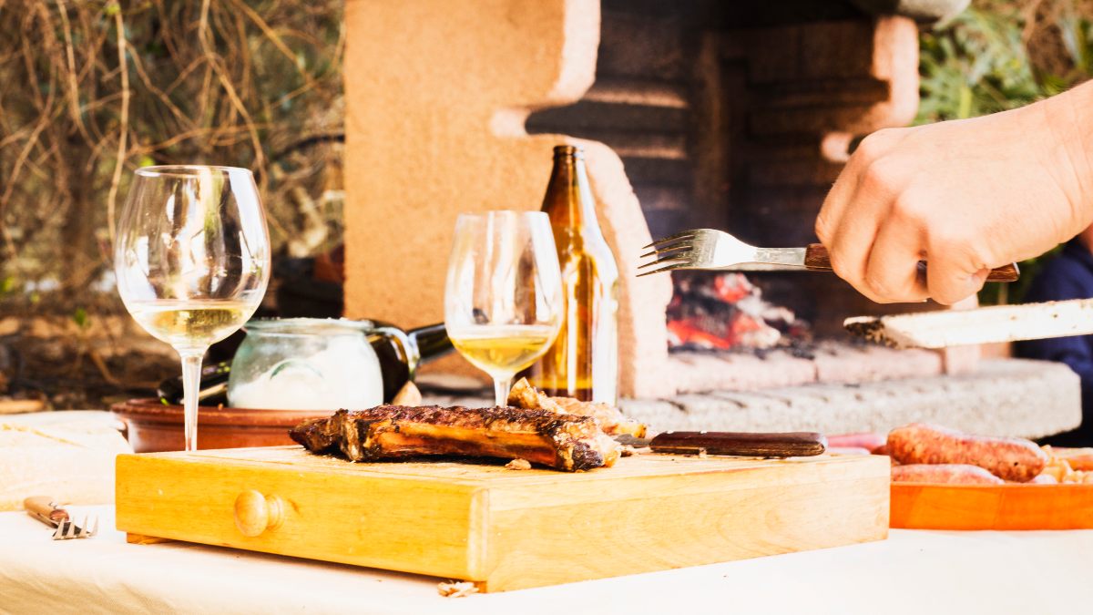 Seis vinos que pueden acompañar en un día de barbacoa