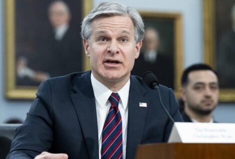 El director del FBI afirma que el atentado contra Trump fue «un ataque a la democracia»