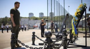 Zelenski denuncia nuevos ataques «masivos» de Rusia sobre Ucrania que dejan 23 muertos