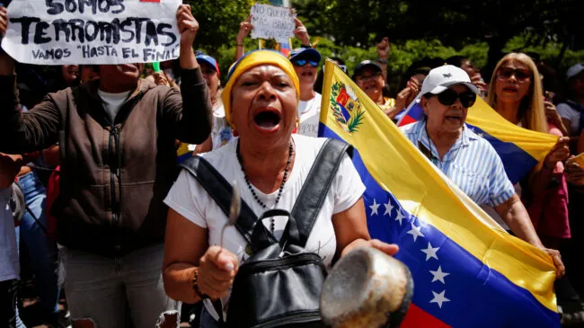 Miles de venezolanos desafían a Maduro en una masiva movilización