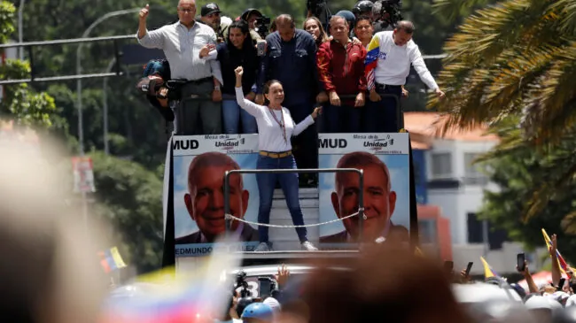 María Corina Machado reaparece ante miles de venezolanos y es recibida al grito de «libertad»