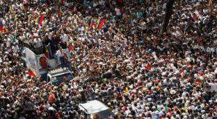 Reaparece María Corina, el chavismo se radicaliza y el futuro es un juego de suspenso