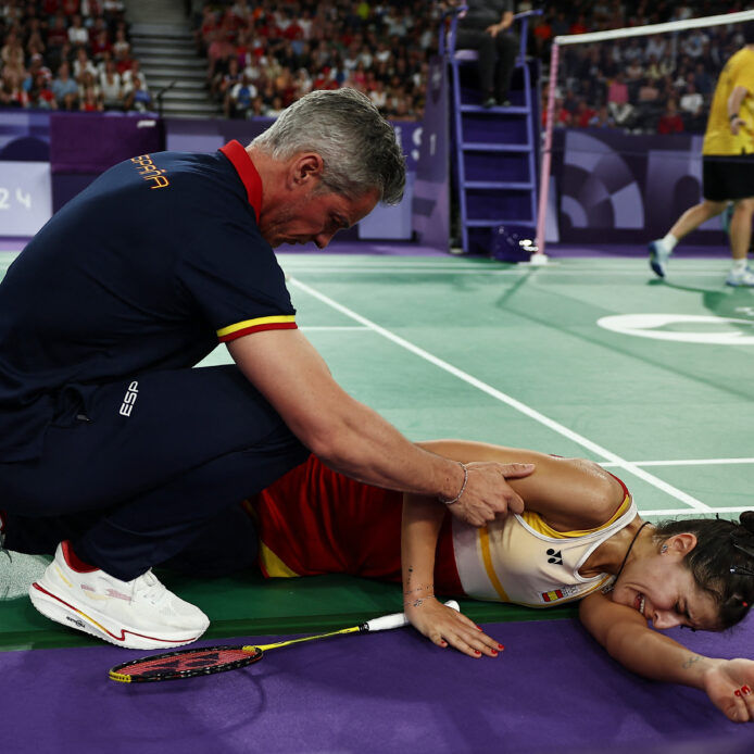 Carolina Marín, obligada a abandonar por lesión cuando acariciaba la medalla