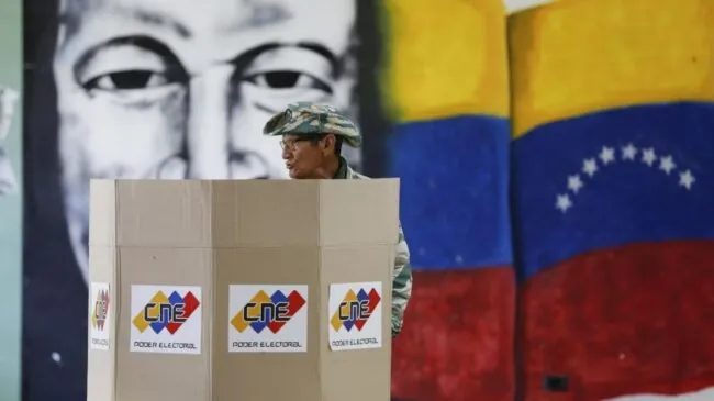 La autoridad electoral de Venezuela entrega las actas de las presidenciales al Tribunal Supremo