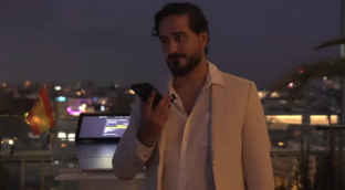 Alvise dona su primer sueldo como eurodiputado en un sorteo con fallos técnicos