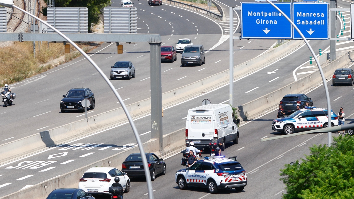 Los Mossos desactivan por segunda vez el dispositivo especial para localizar a Puigdemont