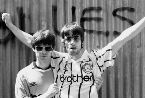 Oasis: 15 años, una victoria del Manchester y la promesa de una millonada