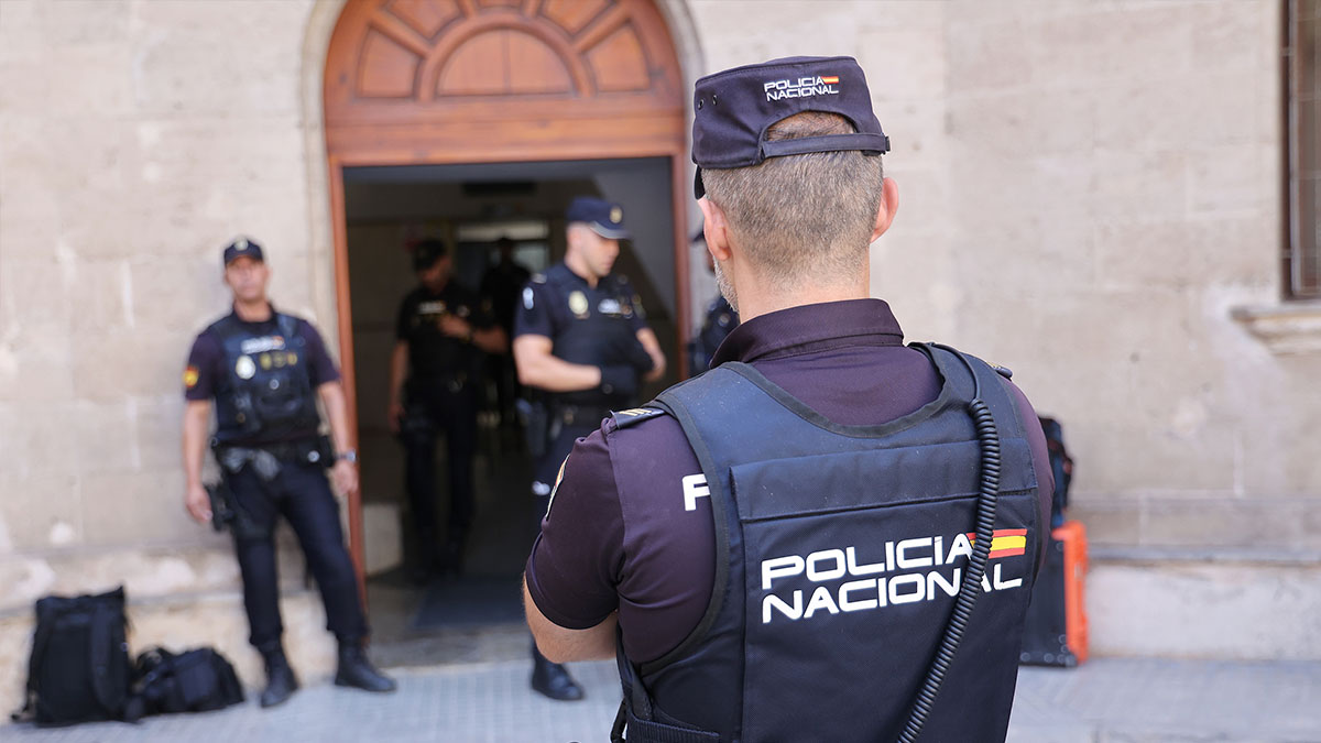 La Policía Nacional frustra una ocupación ilegal de cinco personas en dos viviendas de Palencia